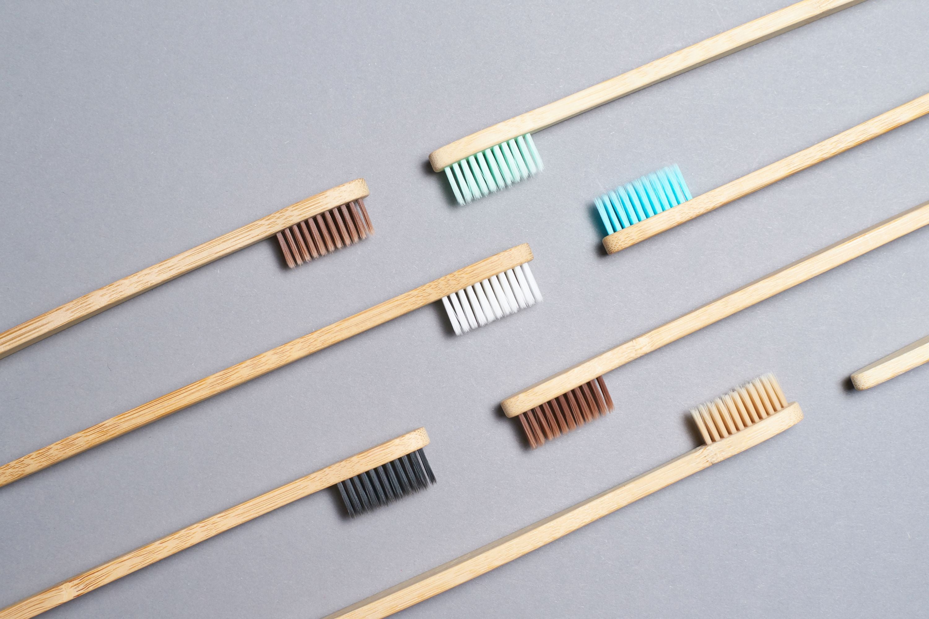 Le guide ultime pour une salle de bain zéro déchet : comment choisir la meilleure brosse à dents sans plastique