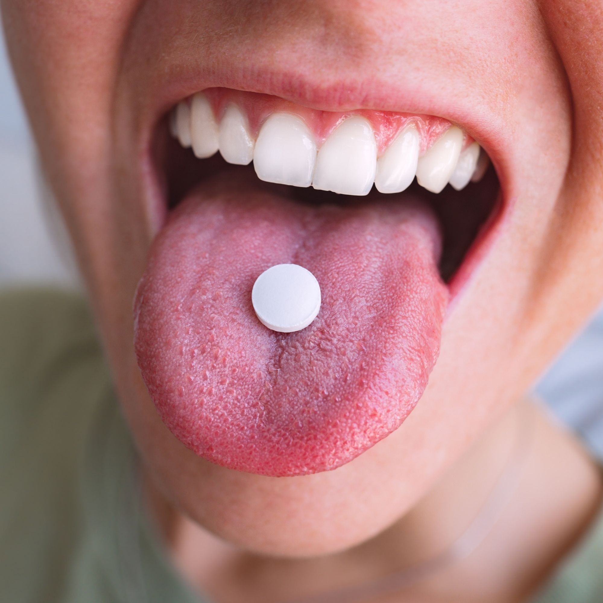 1 boîte de dentifrice en pastilles (1 mois) + recharge de 80g (4 mois)